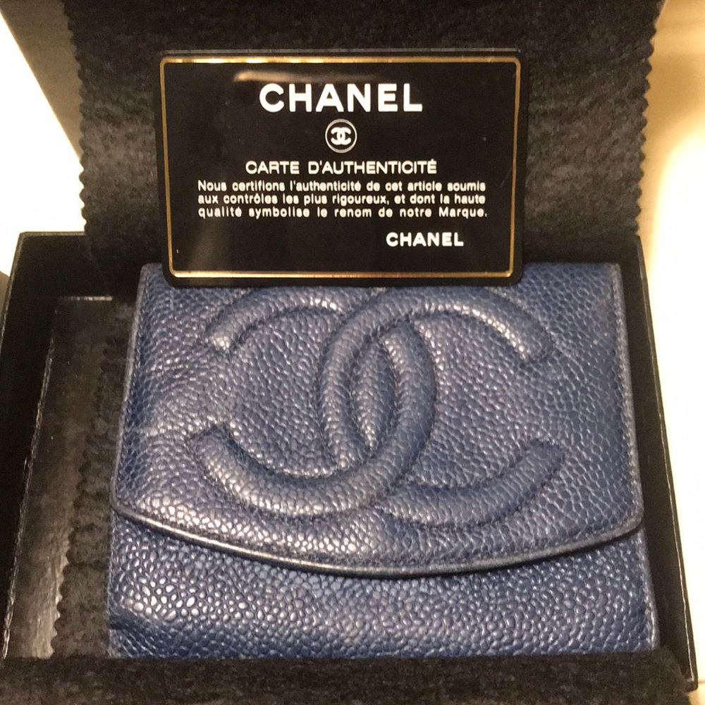 💕 Preloved Vintage Caviar - Chanel Compact Wallet
